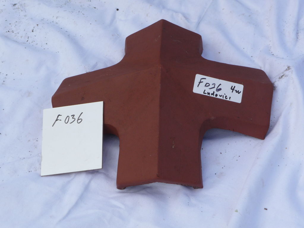 PRODUCT: F-036 > Ludowici #118 Hip Roll 4/Way Cap Red Smooth (Reclaimed)